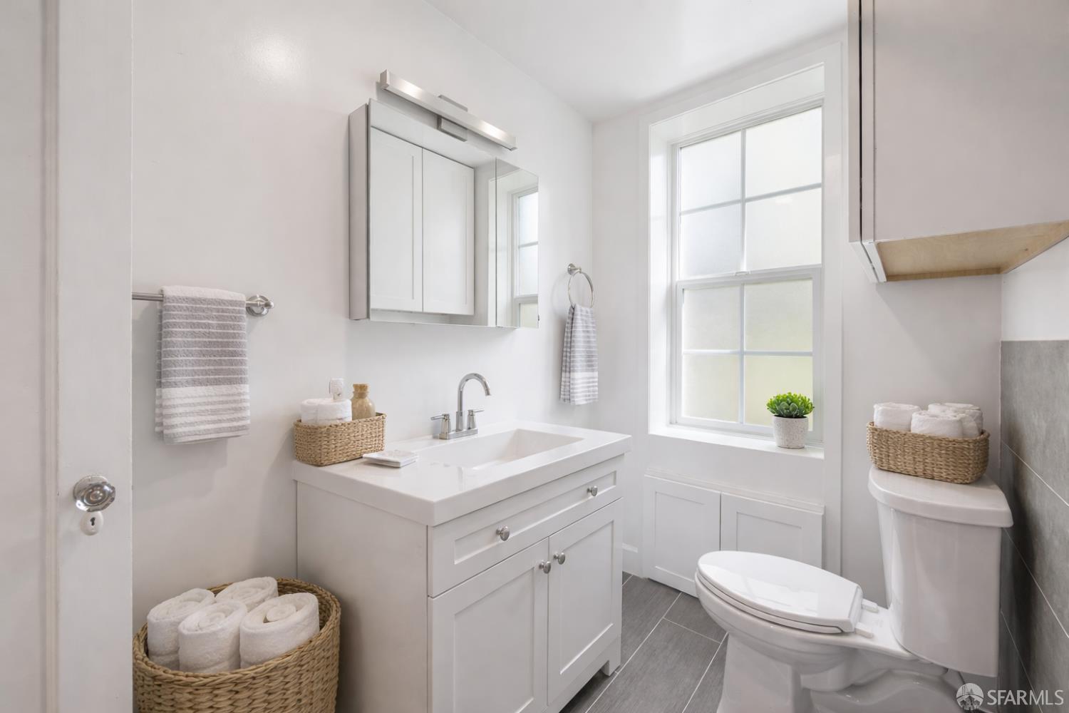 Photo #5: 426122002 Listing: Photo #5