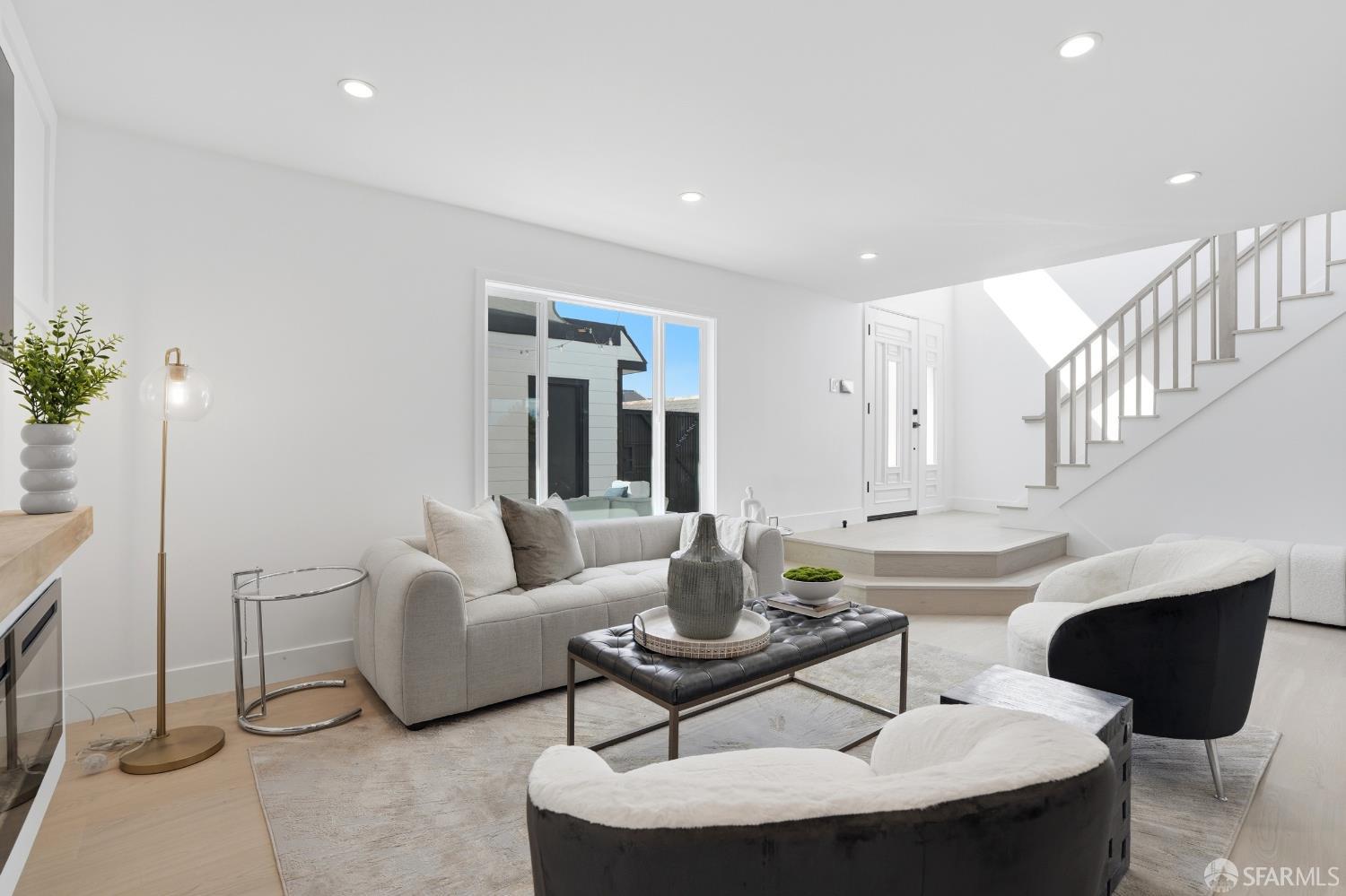 Detail Gallery Image 14 of 66 For 3730 Bettman Way, South San Francisco,  CA 94080 - 3 Beds | 2/1 Baths