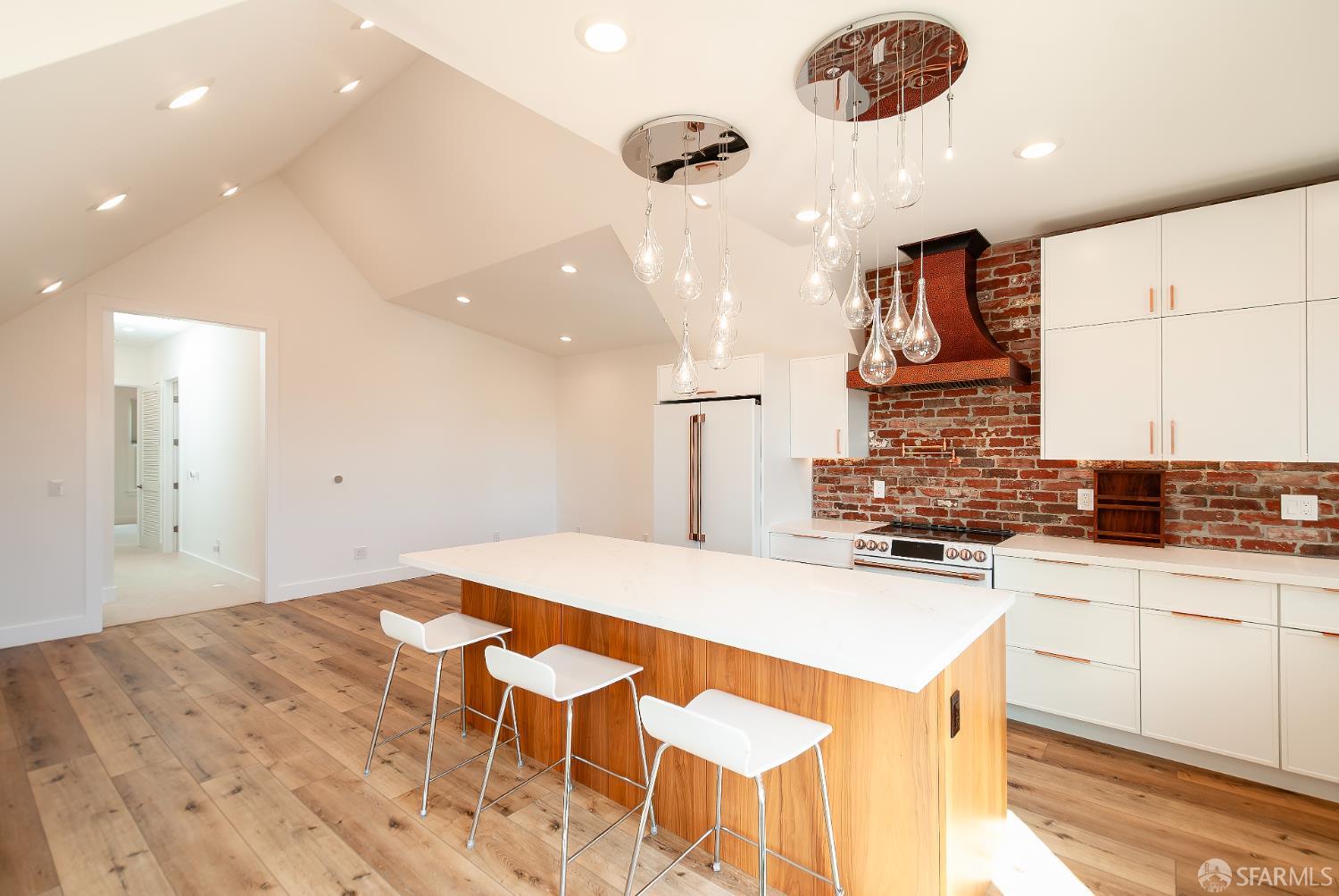 Detail Gallery Image 13 of 34 For 60 Carmelita St, San Francisco,  CA 94117 - 2 Beds | 2 Baths