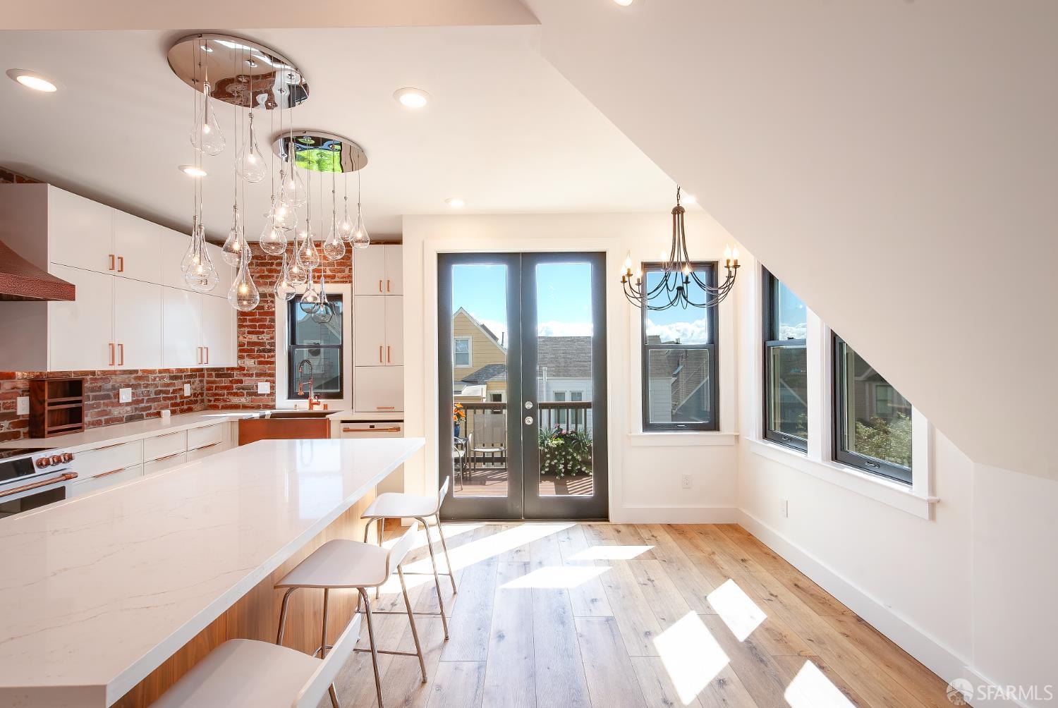 Detail Gallery Image 6 of 34 For 60 Carmelita St, San Francisco,  CA 94117 - 2 Beds | 2 Baths