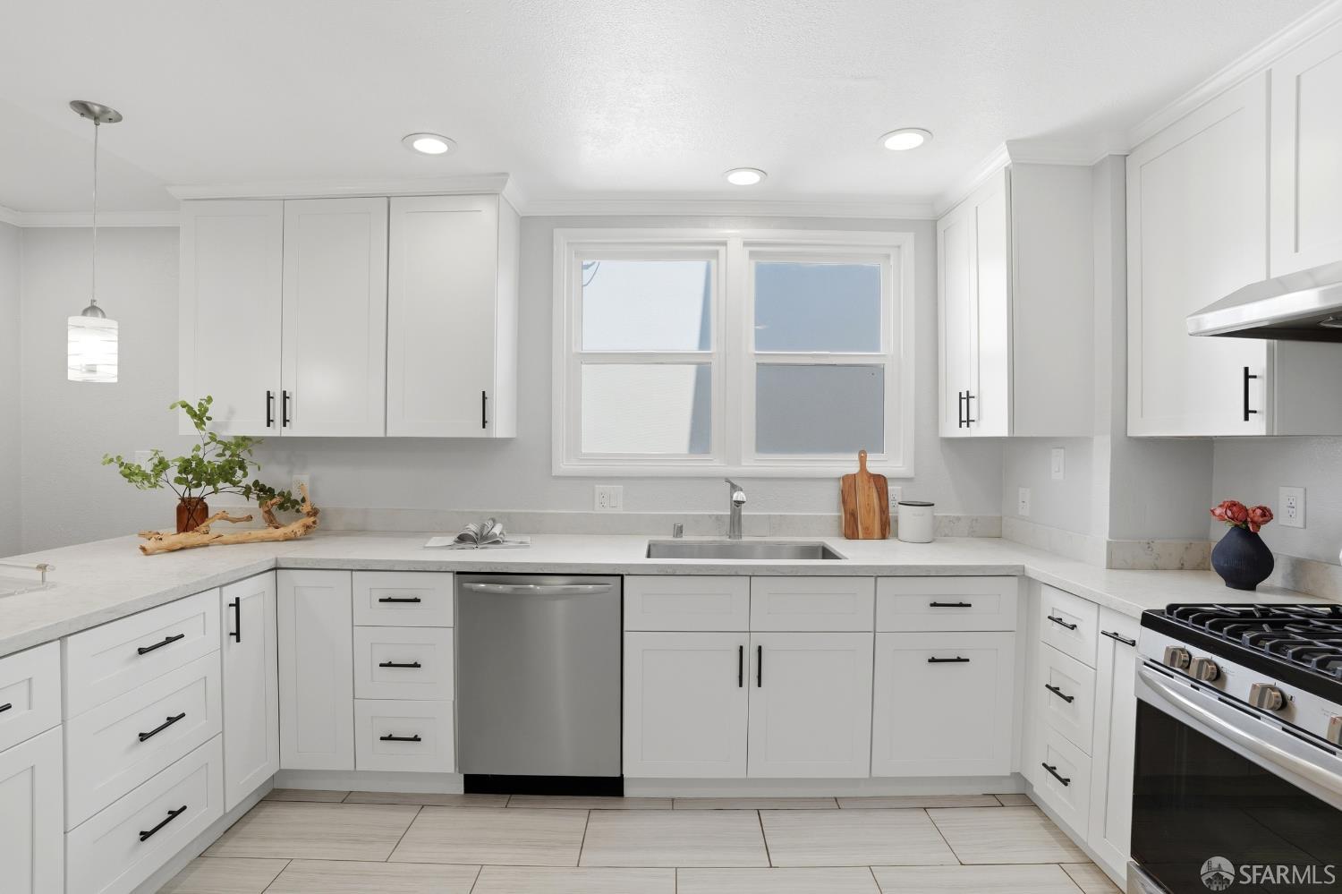 Detail Gallery Image 17 of 55 For 636 Southgate Ave, Daly City,  CA 94015 - 4 Beds | 2 Baths