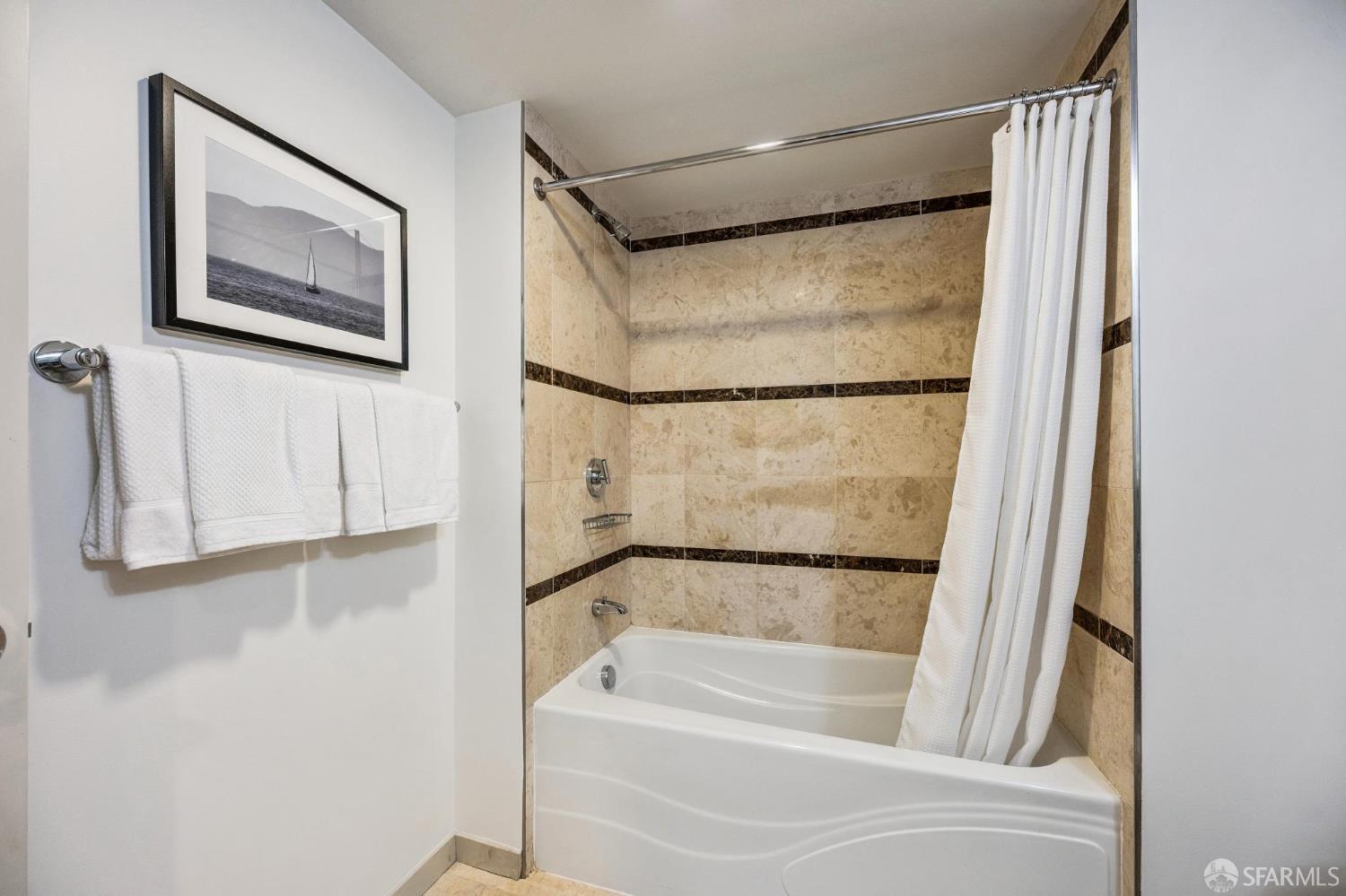 Photo #9: 426113359 Listing: Photo #9