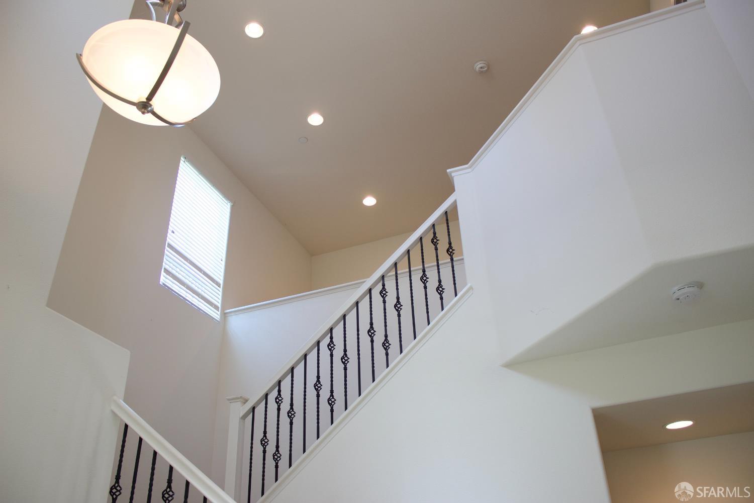 Detail Gallery Image 4 of 9 For 5056 Baffy Ct, Richmond,  CA 94806 - 3 Beds | 2/1 Baths