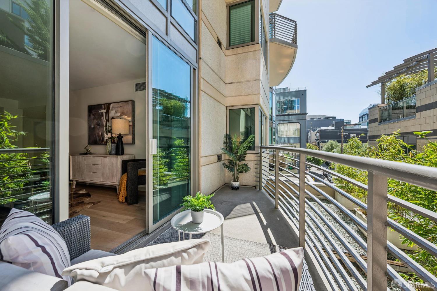 Photo #3: 426113359 Listing: Photo #3