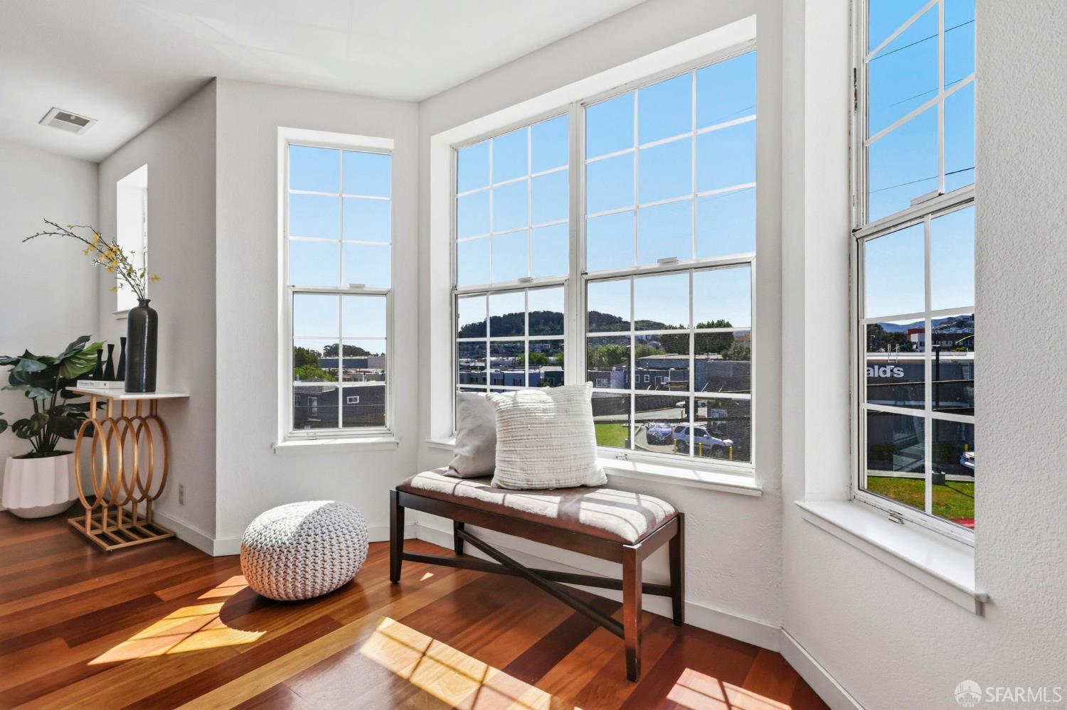 Photo #5: 426121923 Listing: Photo #5