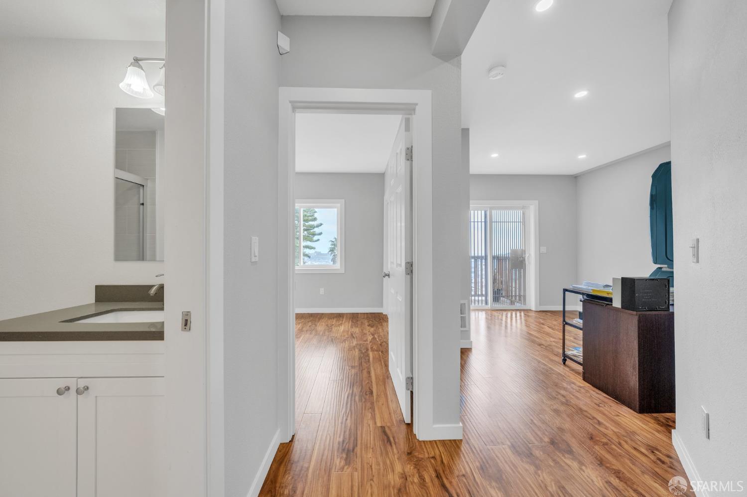 1081 Goettingen, San Francisco, CA, 94134