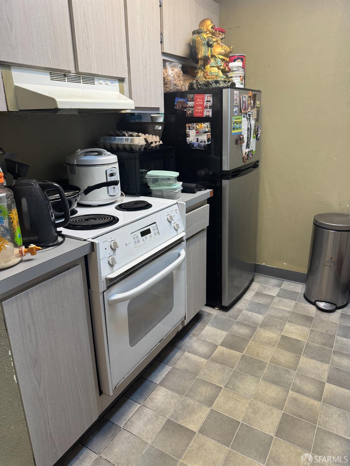 Photo #3: 426121602 Listing: Photo #3