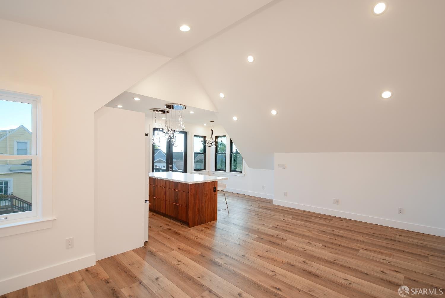 Detail Gallery Image 21 of 34 For 60 Carmelita St, San Francisco,  CA 94117 - 2 Beds | 2 Baths