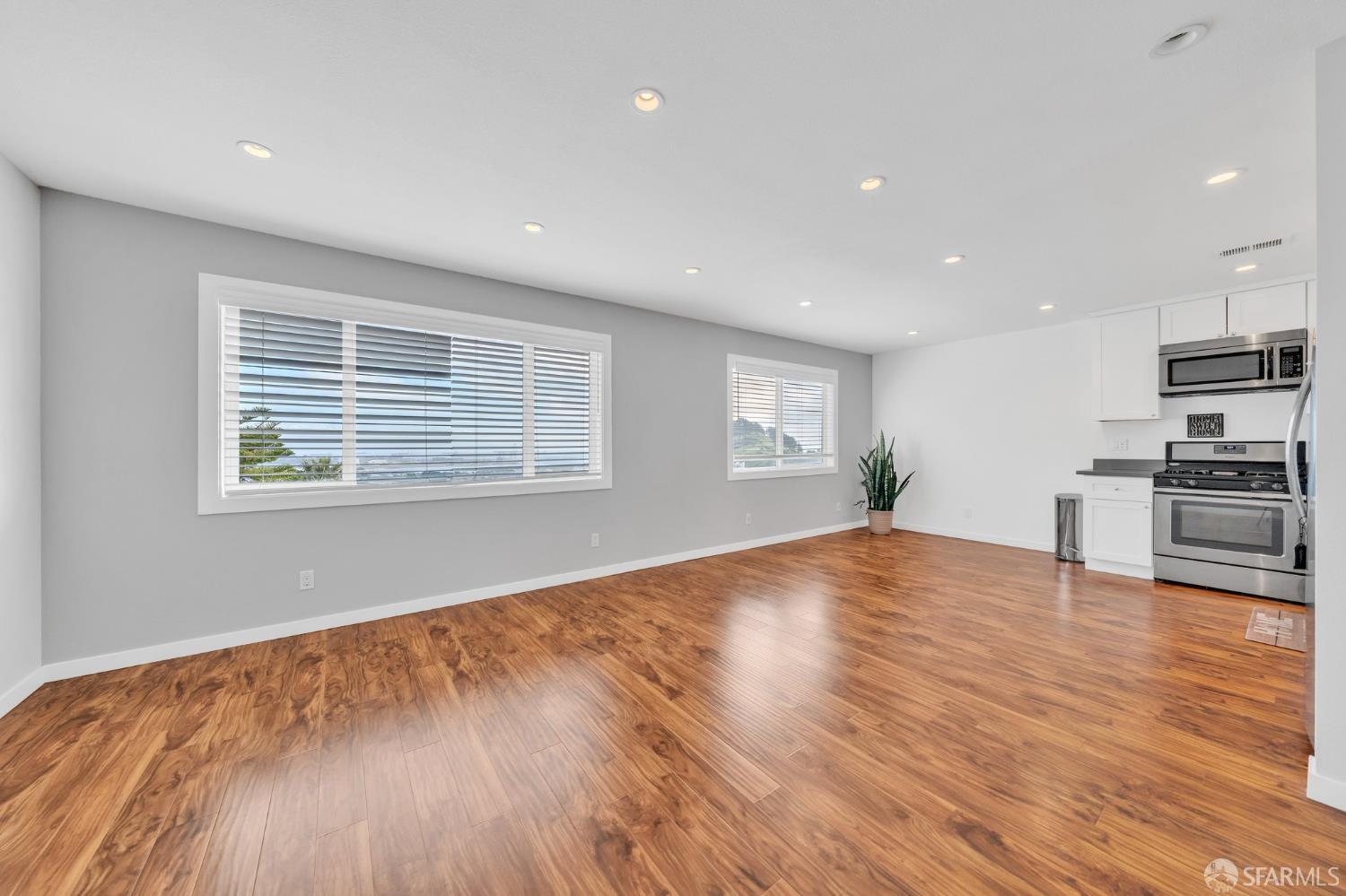 1081 Goettingen, San Francisco, CA, 94134