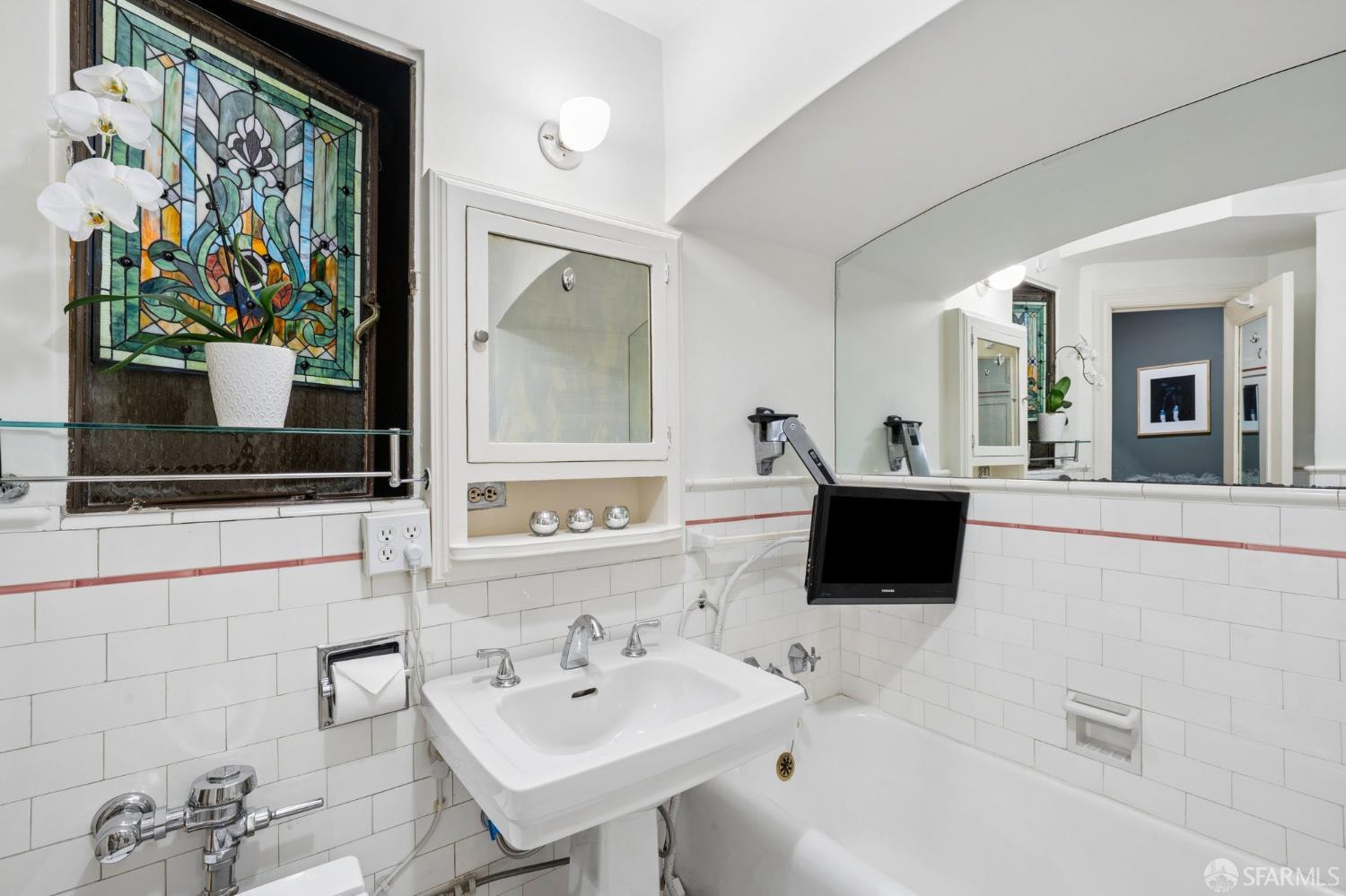 Photo #15: 426120848 Listing: Photo #15