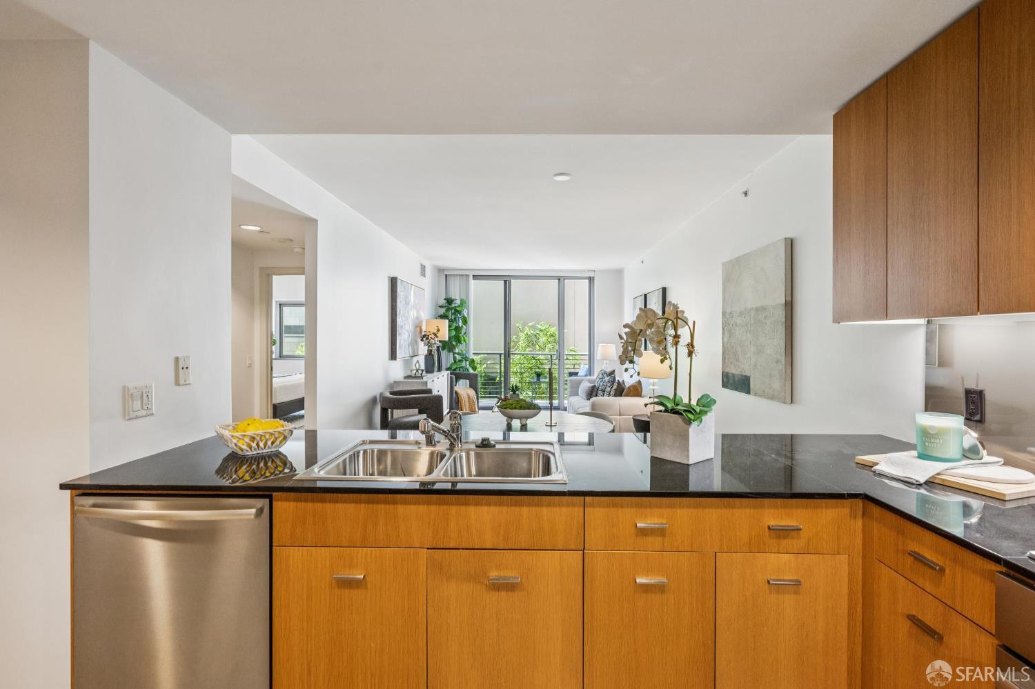 Photo #6: 426113359 Listing: Photo #6