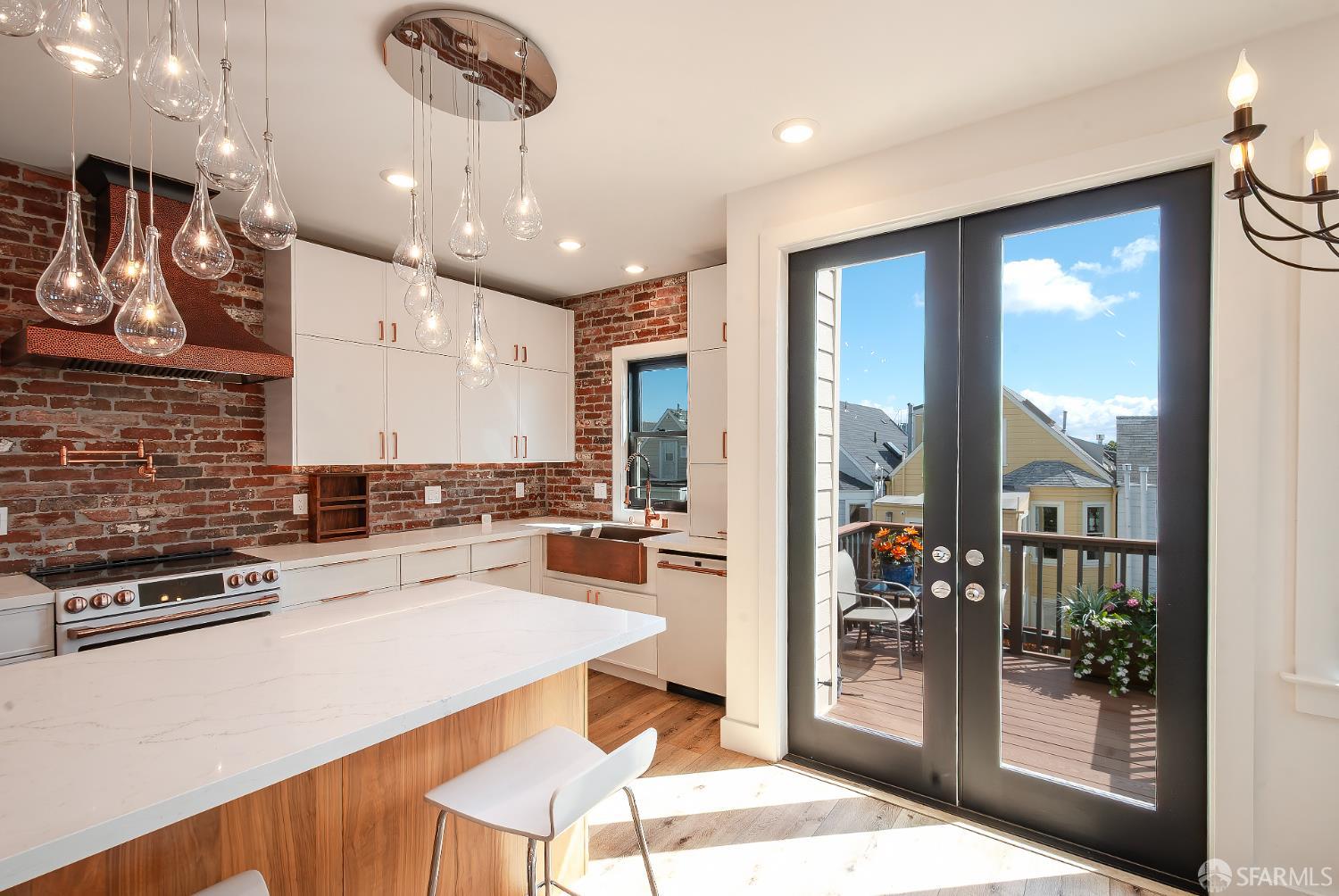 Detail Gallery Image 4 of 34 For 60 Carmelita St, San Francisco,  CA 94117 - 2 Beds | 2 Baths