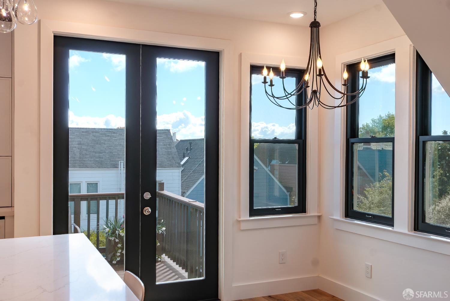 Detail Gallery Image 7 of 34 For 60 Carmelita St, San Francisco,  CA 94117 - 2 Beds | 2 Baths