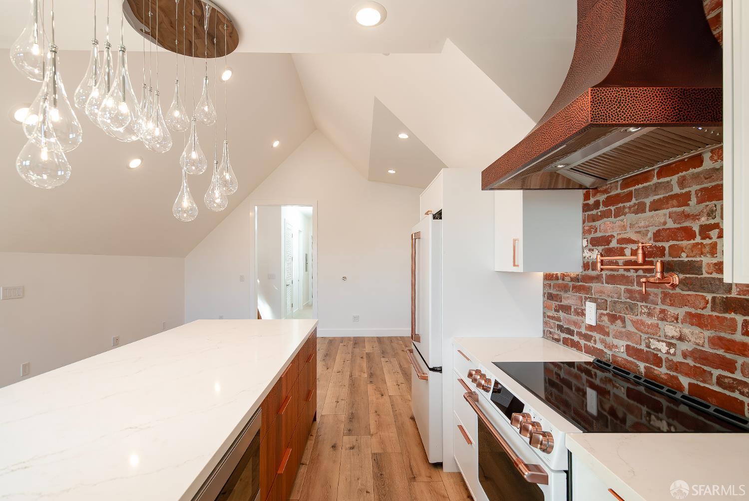 Detail Gallery Image 14 of 34 For 60 Carmelita St, San Francisco,  CA 94117 - 2 Beds | 2 Baths