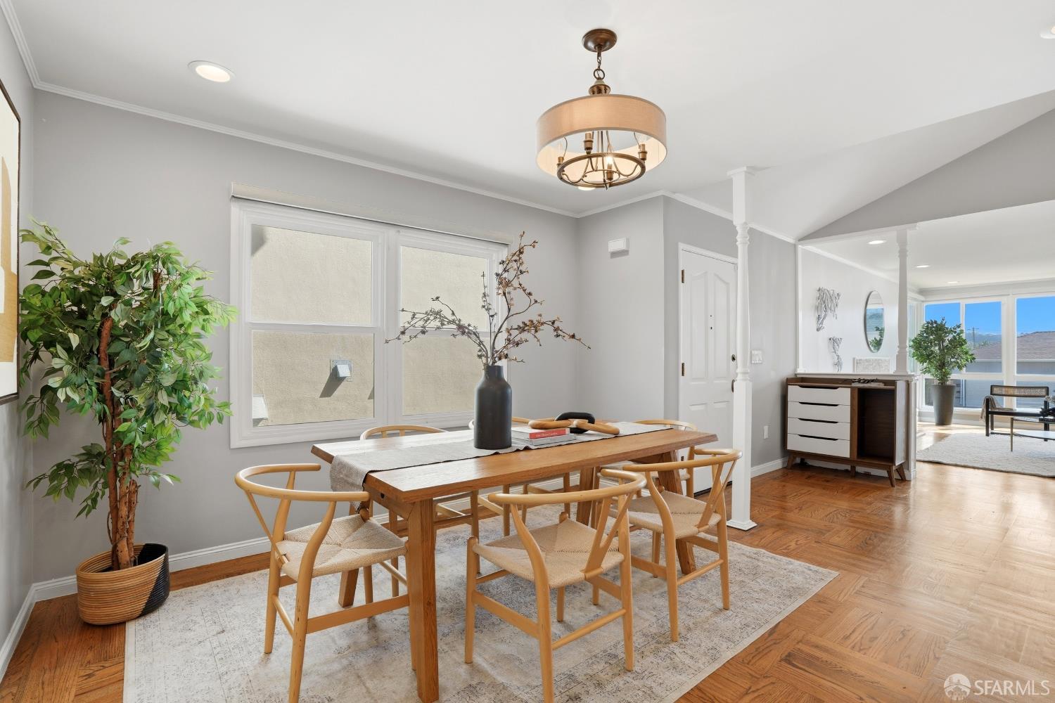 Detail Gallery Image 8 of 55 For 636 Southgate Ave, Daly City,  CA 94015 - 4 Beds | 2 Baths