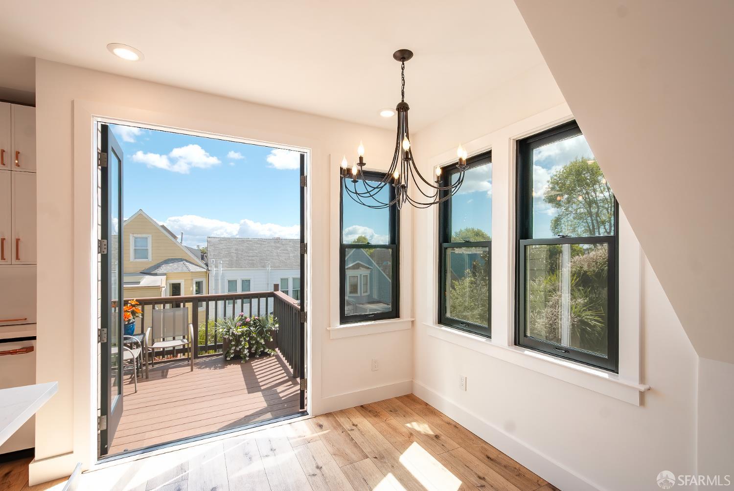 Detail Gallery Image 2 of 34 For 60 Carmelita St, San Francisco,  CA 94117 - 2 Beds | 2 Baths