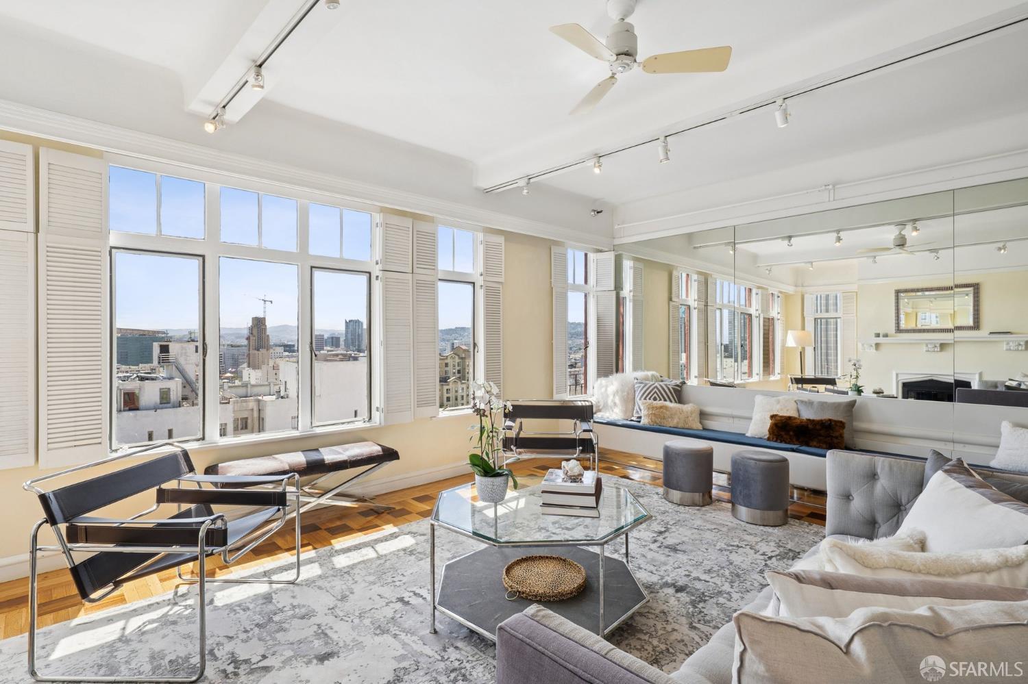 Photo #5: 426120848 Listing: Photo #5