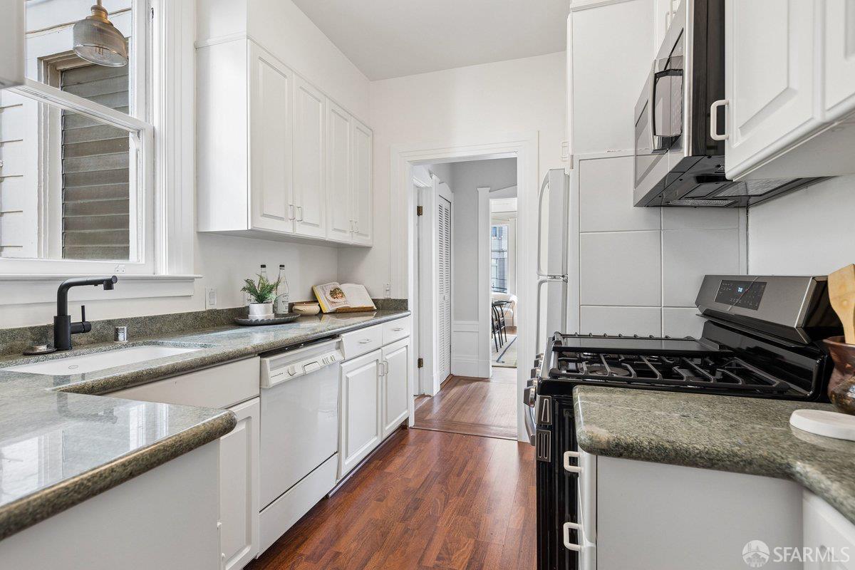 Photo #11: 426121974 Listing: Photo #11