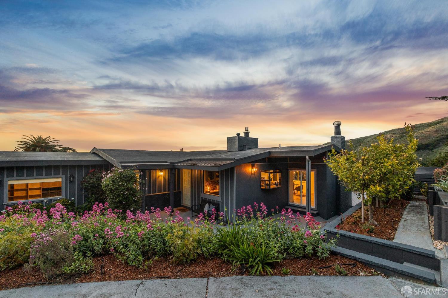 Detail Gallery Image 15 of 94 For 545 Talbot Ave, Pacifica,  CA 94044 - 4 Beds | 3 Baths