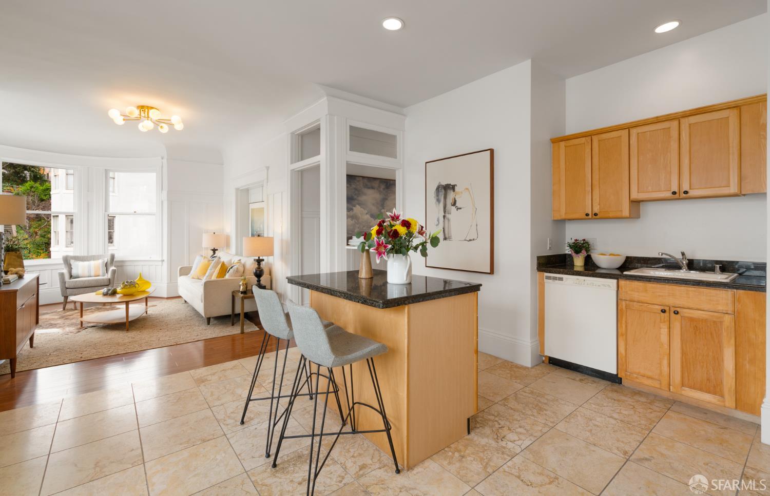 Photo #13: 426122536 Listing: Photo #13