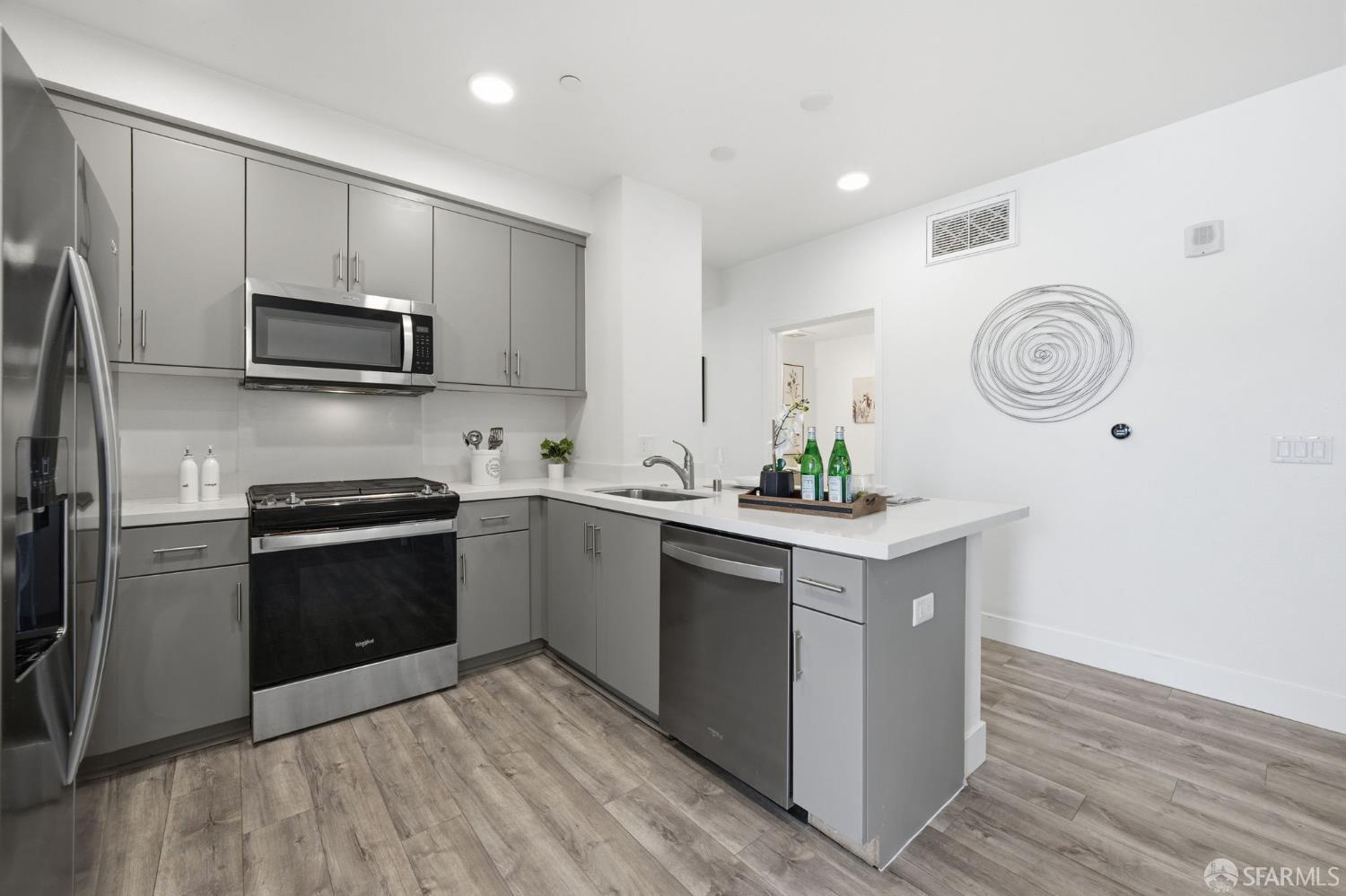 Detail Gallery Image 15 of 62 For 42111 Osgood Rd #304,  Fremont,  CA 94539 - 3 Beds | 2 Baths