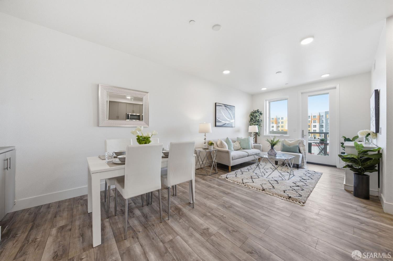 Detail Gallery Image 5 of 62 For 42111 Osgood Rd #304,  Fremont,  CA 94539 - 3 Beds | 2 Baths