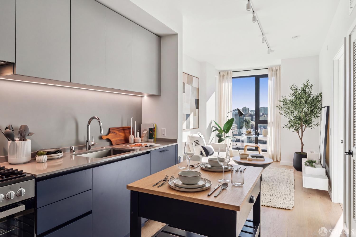 988 Harrison Street Unit: JR8