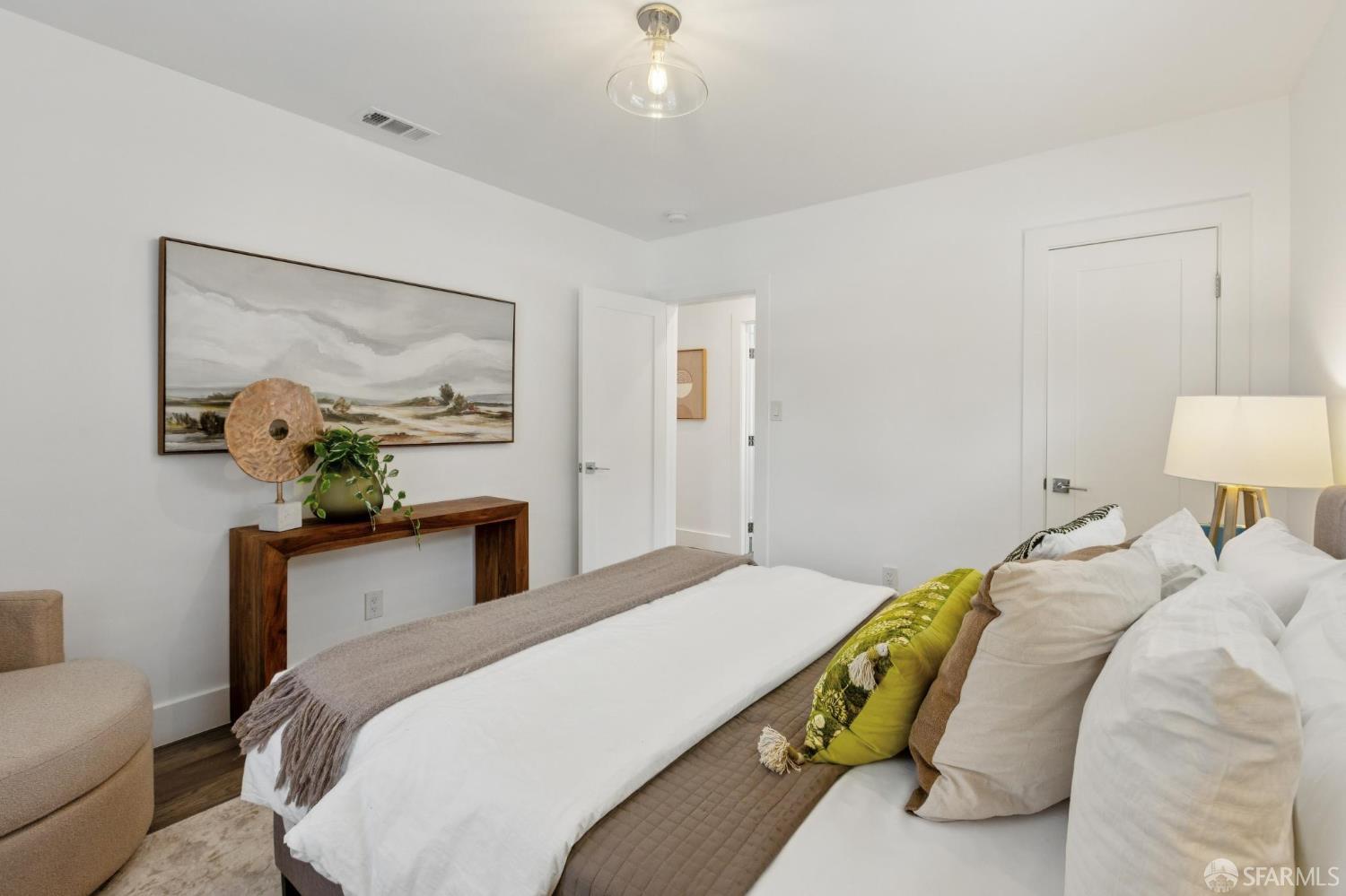 Detail Gallery Image 27 of 50 For 1121 Summer Ave, Burlingame,  CA 94010 - 3 Beds | 2/1 Baths