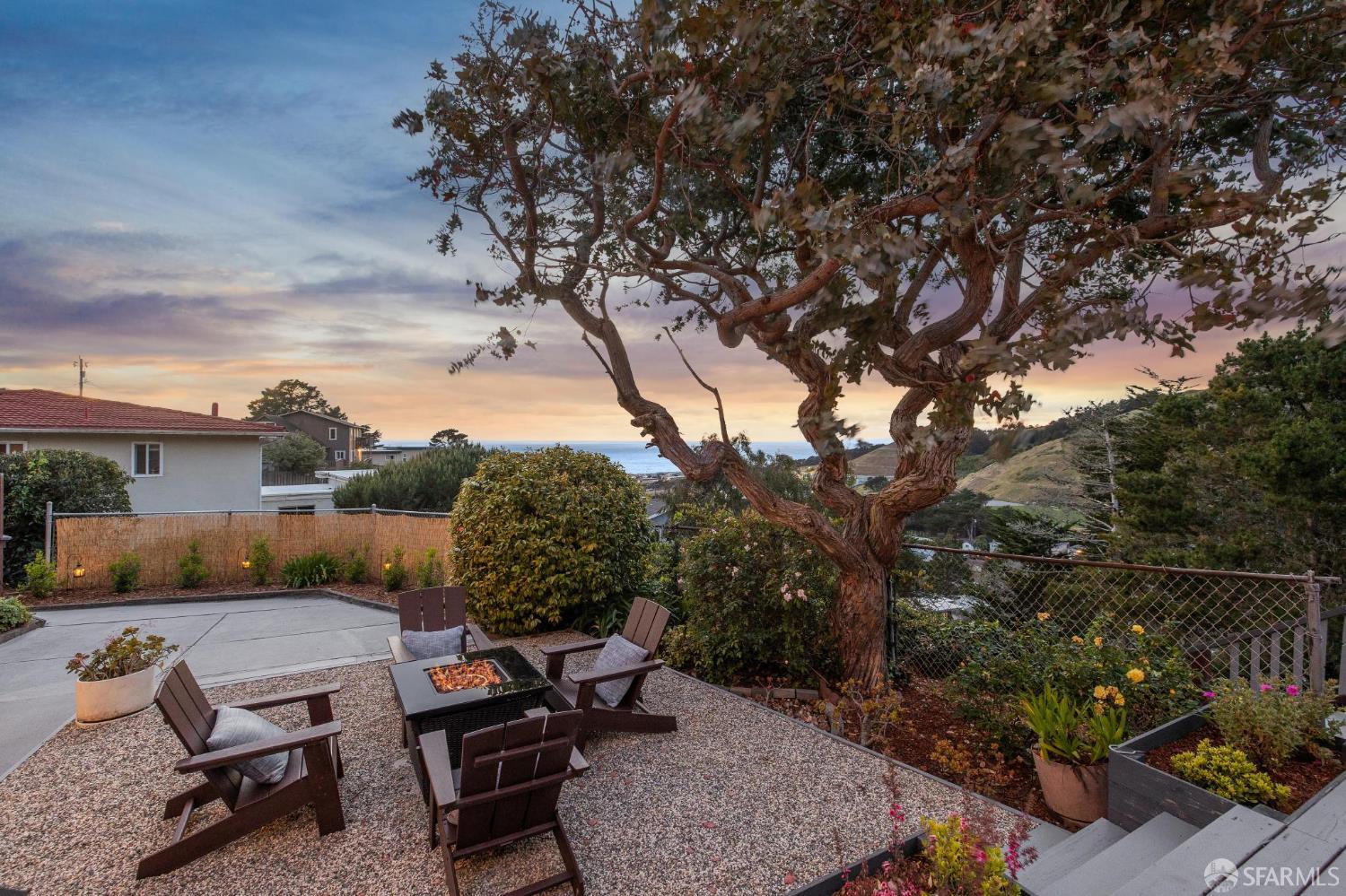 Detail Gallery Image 9 of 94 For 545 Talbot Ave, Pacifica,  CA 94044 - 4 Beds | 3 Baths