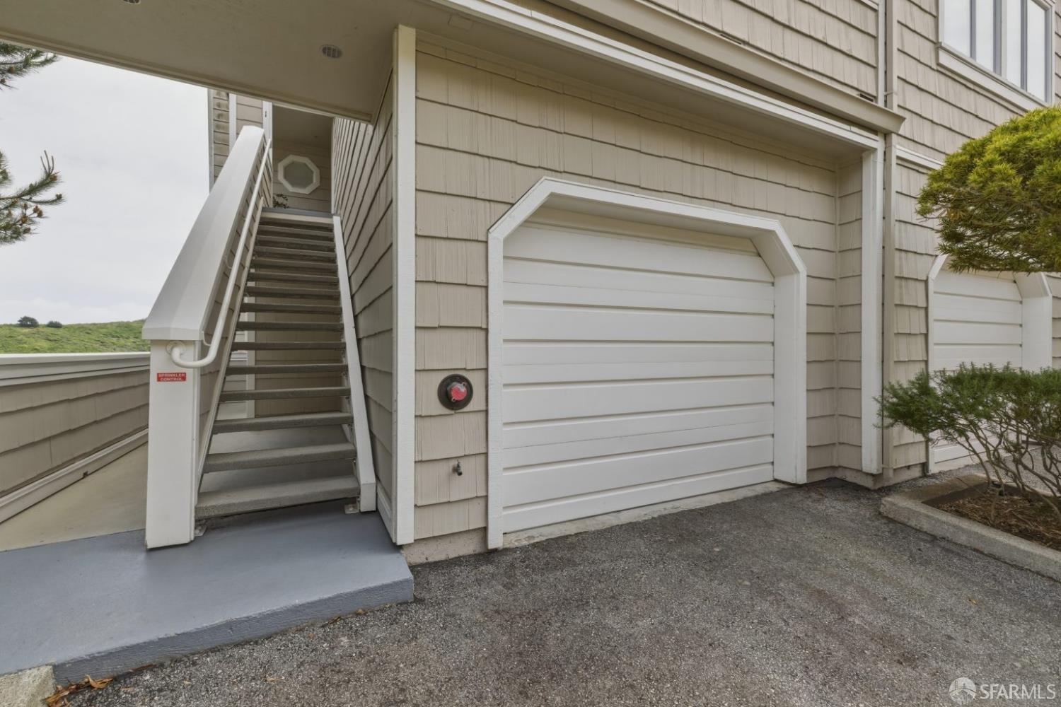 Detail Gallery Image 3 of 47 For 743 Green Ridge Dr #1,  Daly City,  CA 94014 - 2 Beds | 2 Baths