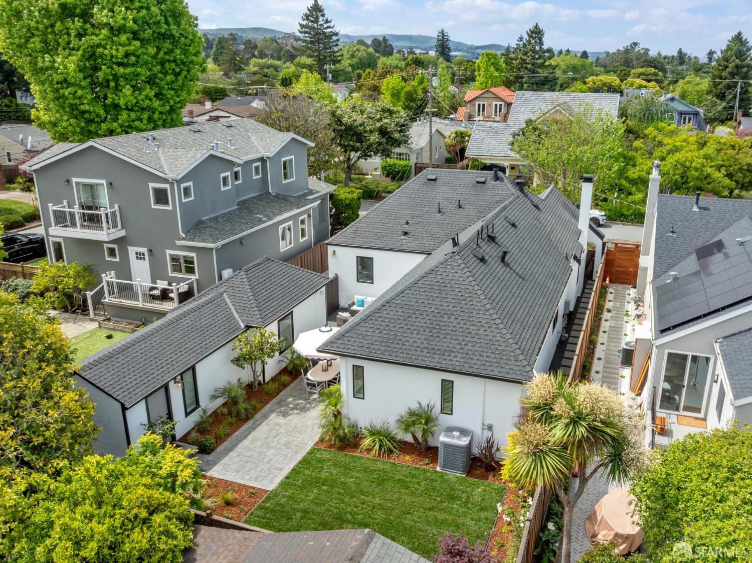 Detail Gallery Image 48 of 50 For 1121 Summer Ave, Burlingame,  CA 94010 - 3 Beds | 2/1 Baths