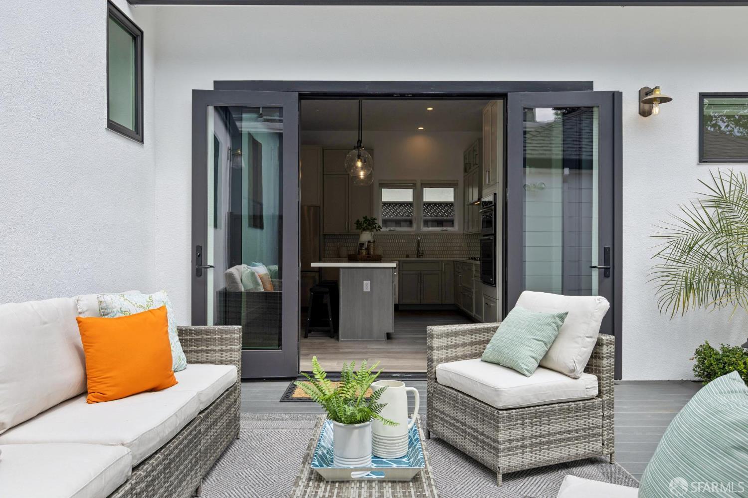 Detail Gallery Image 33 of 50 For 1121 Summer Ave, Burlingame,  CA 94010 - 3 Beds | 2/1 Baths