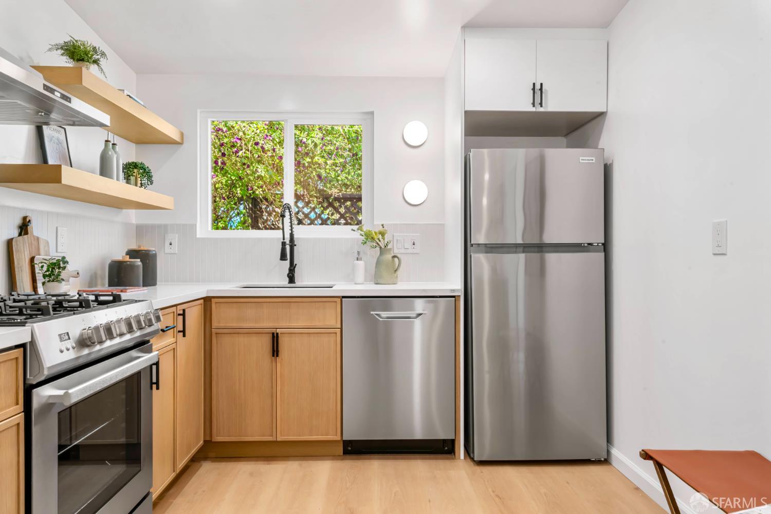 Detail Gallery Image 11 of 43 For 2670 Illinois St, East Palo Alto,  CA 94303 - 3 Beds | 1 Baths