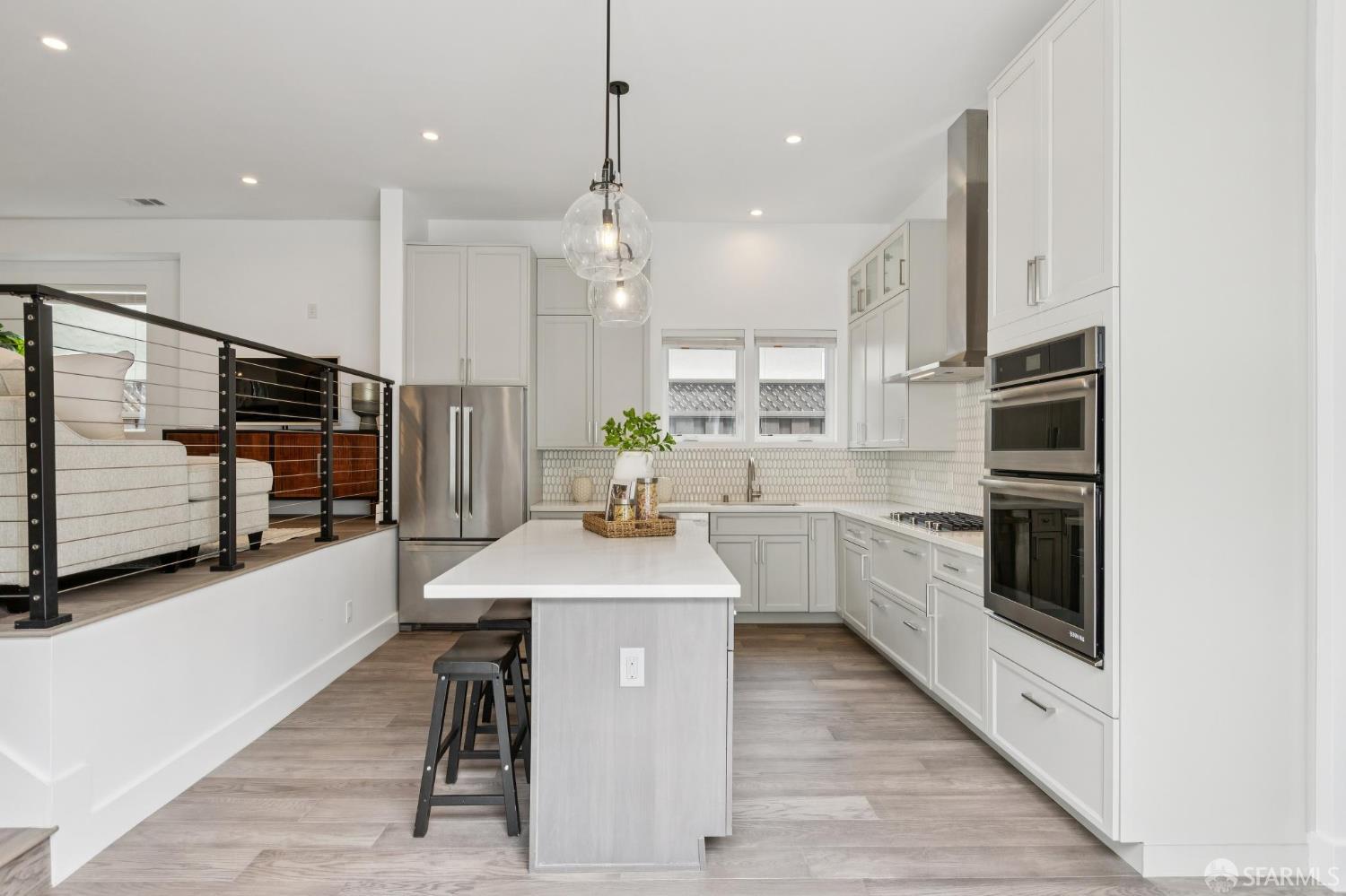 Detail Gallery Image 14 of 50 For 1121 Summer Ave, Burlingame,  CA 94010 - 3 Beds | 2/1 Baths