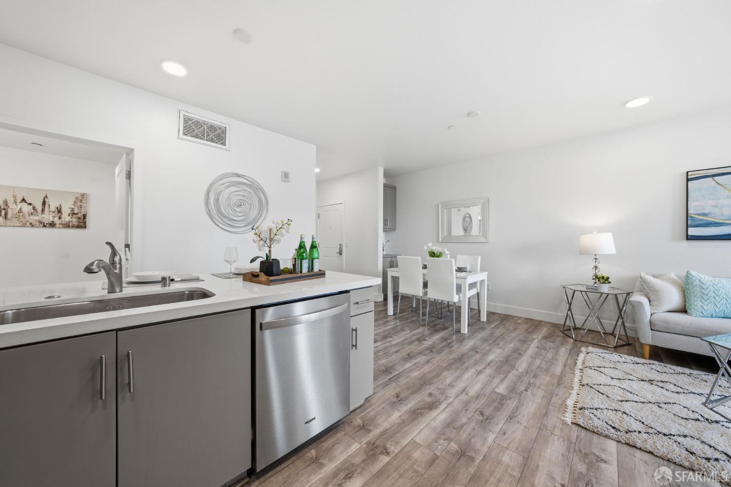 Detail Gallery Image 13 of 62 For 42111 Osgood Rd #304,  Fremont,  CA 94539 - 3 Beds | 2 Baths