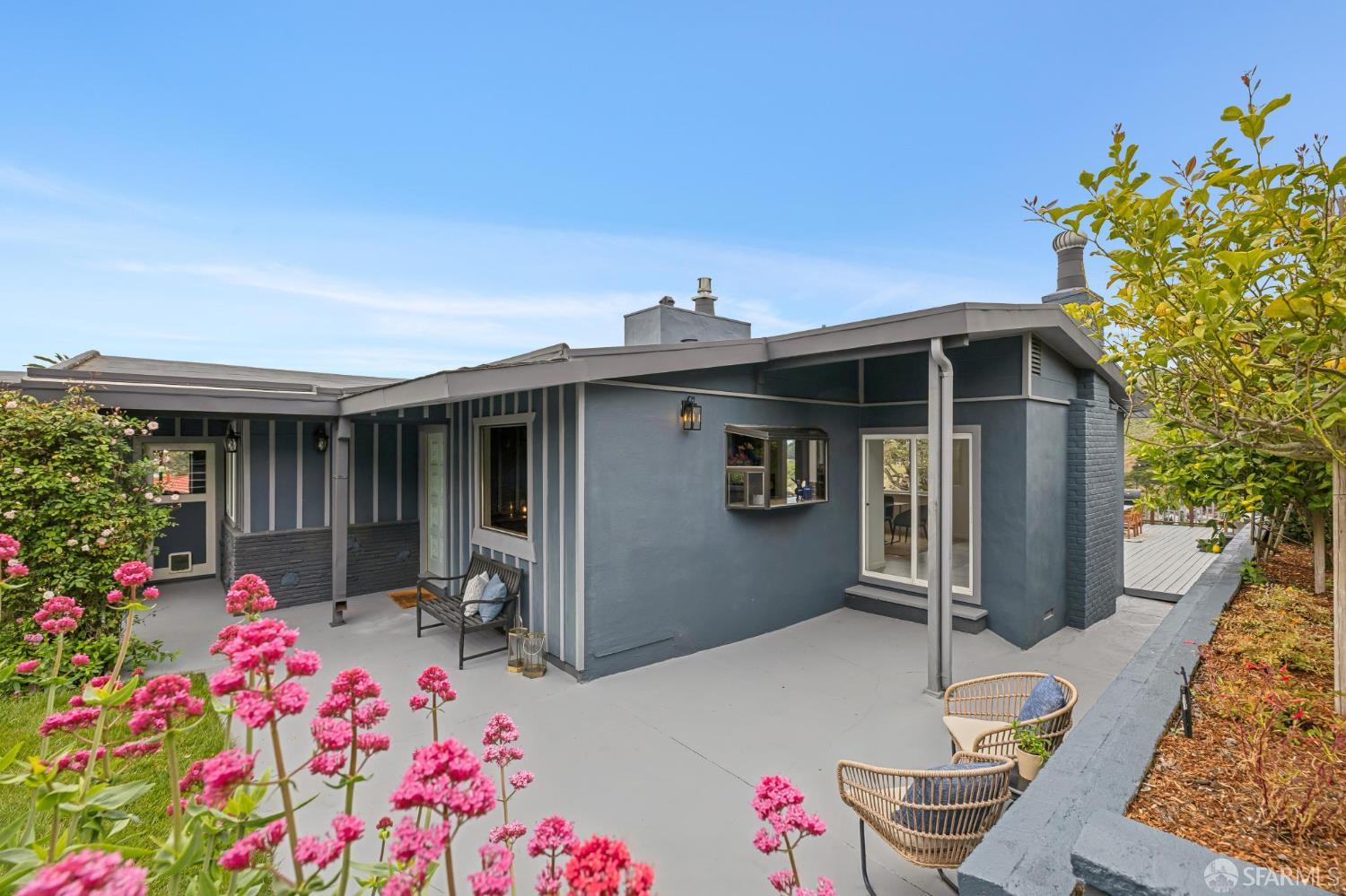 Detail Gallery Image 19 of 94 For 545 Talbot Ave, Pacifica,  CA 94044 - 4 Beds | 3 Baths