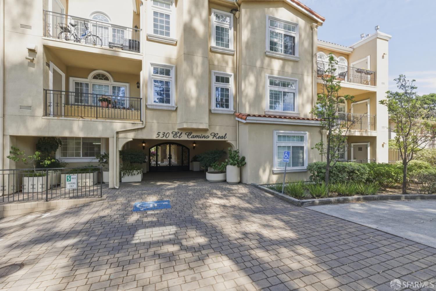 Detail Gallery Image 3 of 44 For 530 El Camino Real #309,  Burlingame,  CA 94010 - 2 Beds | 2 Baths