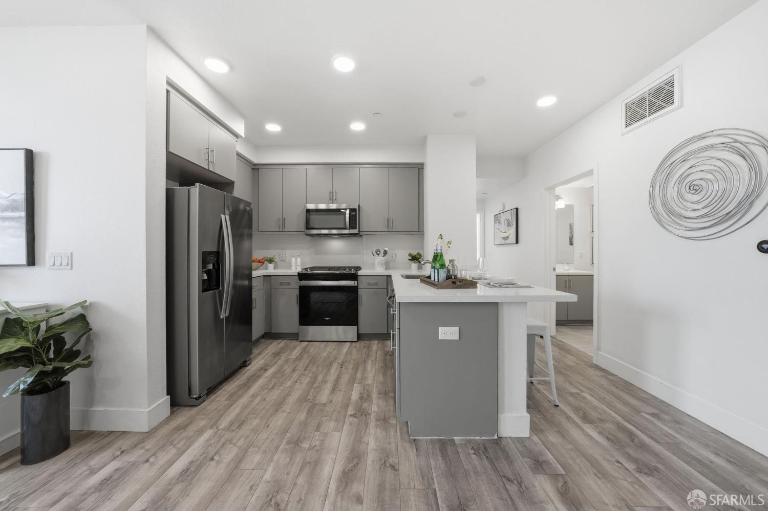 Detail Gallery Image 11 of 62 For 42111 Osgood Rd #304,  Fremont,  CA 94539 - 3 Beds | 2 Baths