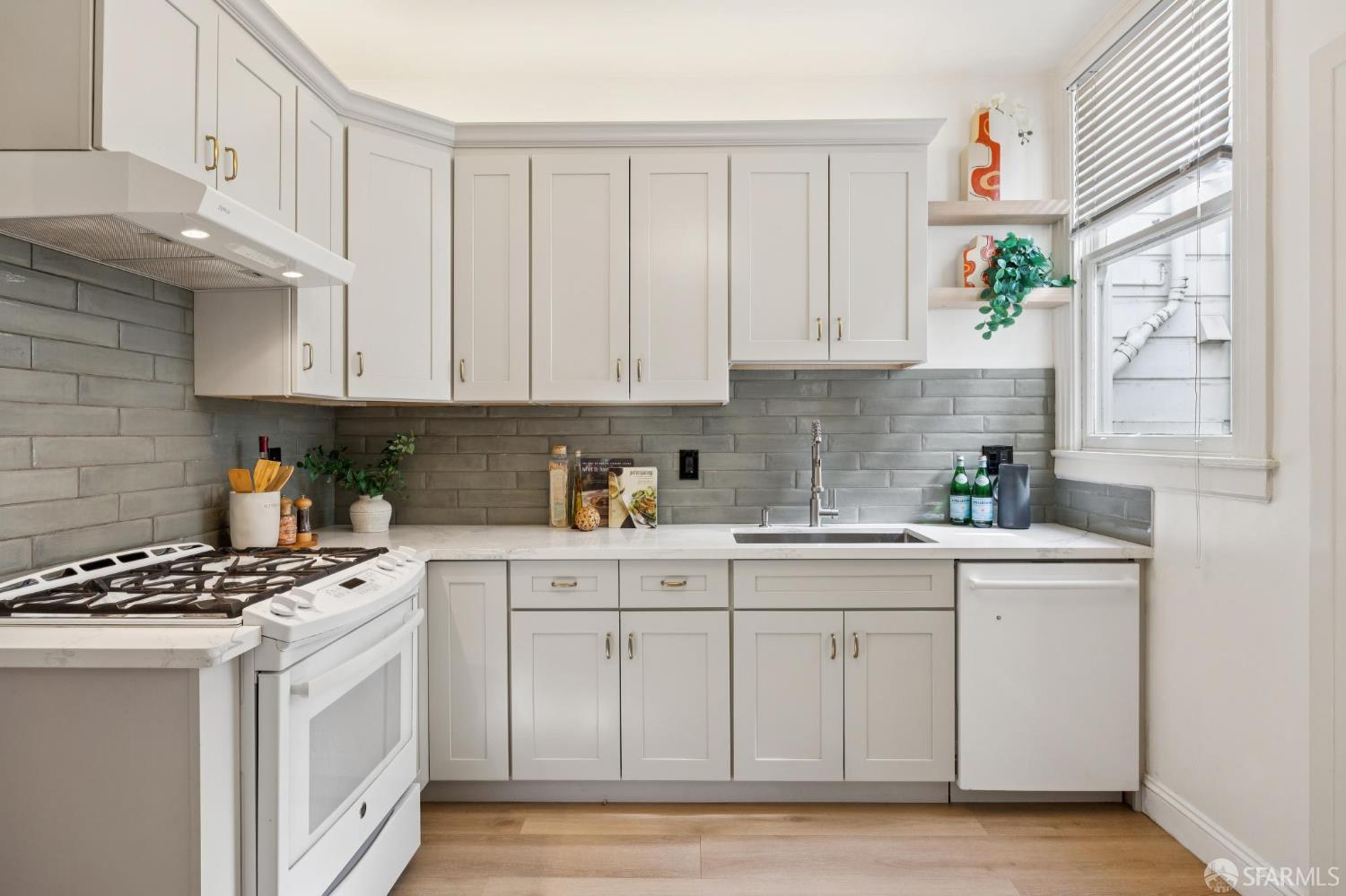 Photo #16: 426120997 Listing: Photo #16