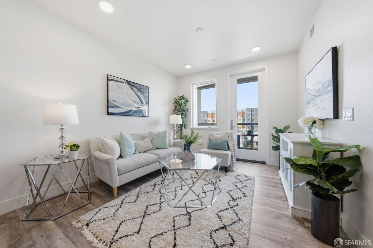 Detail Gallery Image 6 of 62 For 42111 Osgood Rd #304,  Fremont,  CA 94539 - 3 Beds | 2 Baths