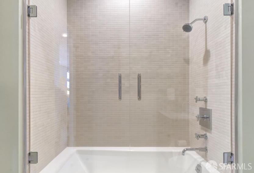 Photo #8: 426122188 Listing: Photo #8