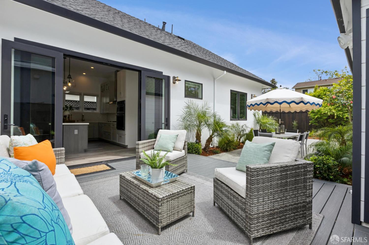 Detail Gallery Image 34 of 50 For 1121 Summer Ave, Burlingame,  CA 94010 - 3 Beds | 2/1 Baths