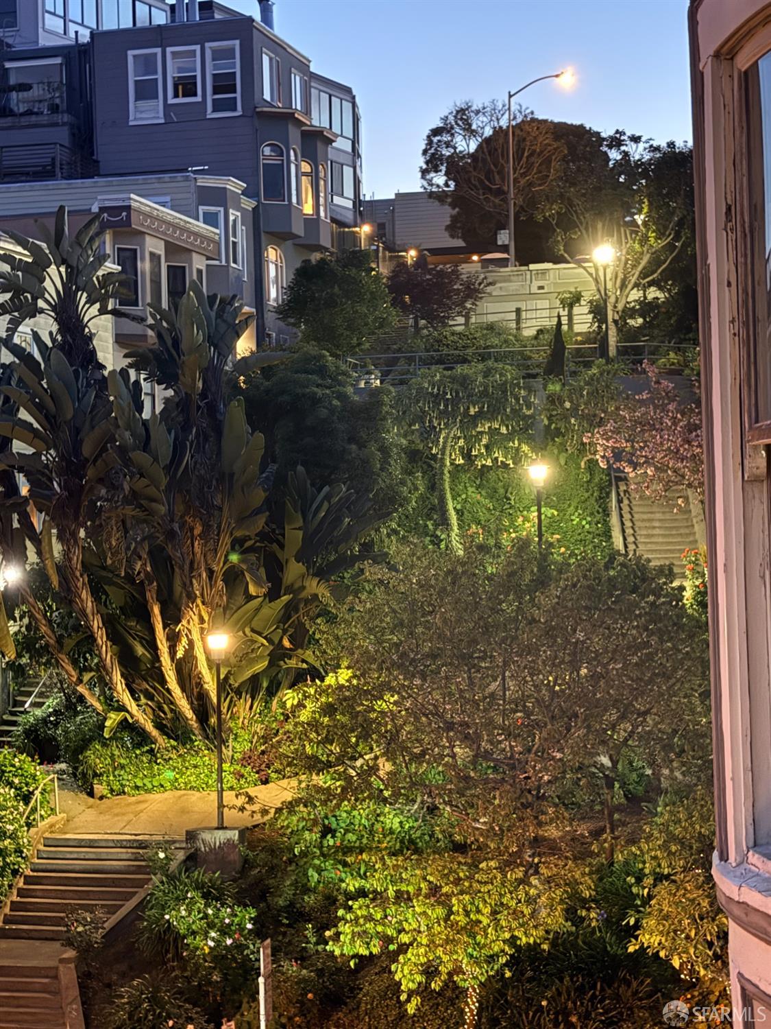 Photo #5: 426122536 Listing: Photo #5