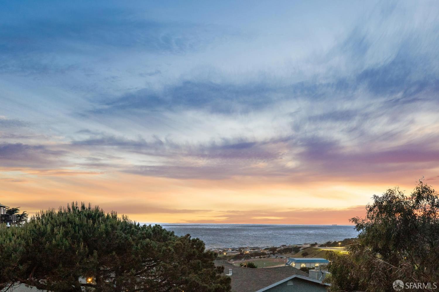 Detail Gallery Image 8 of 94 For 545 Talbot Ave, Pacifica,  CA 94044 - 4 Beds | 3 Baths