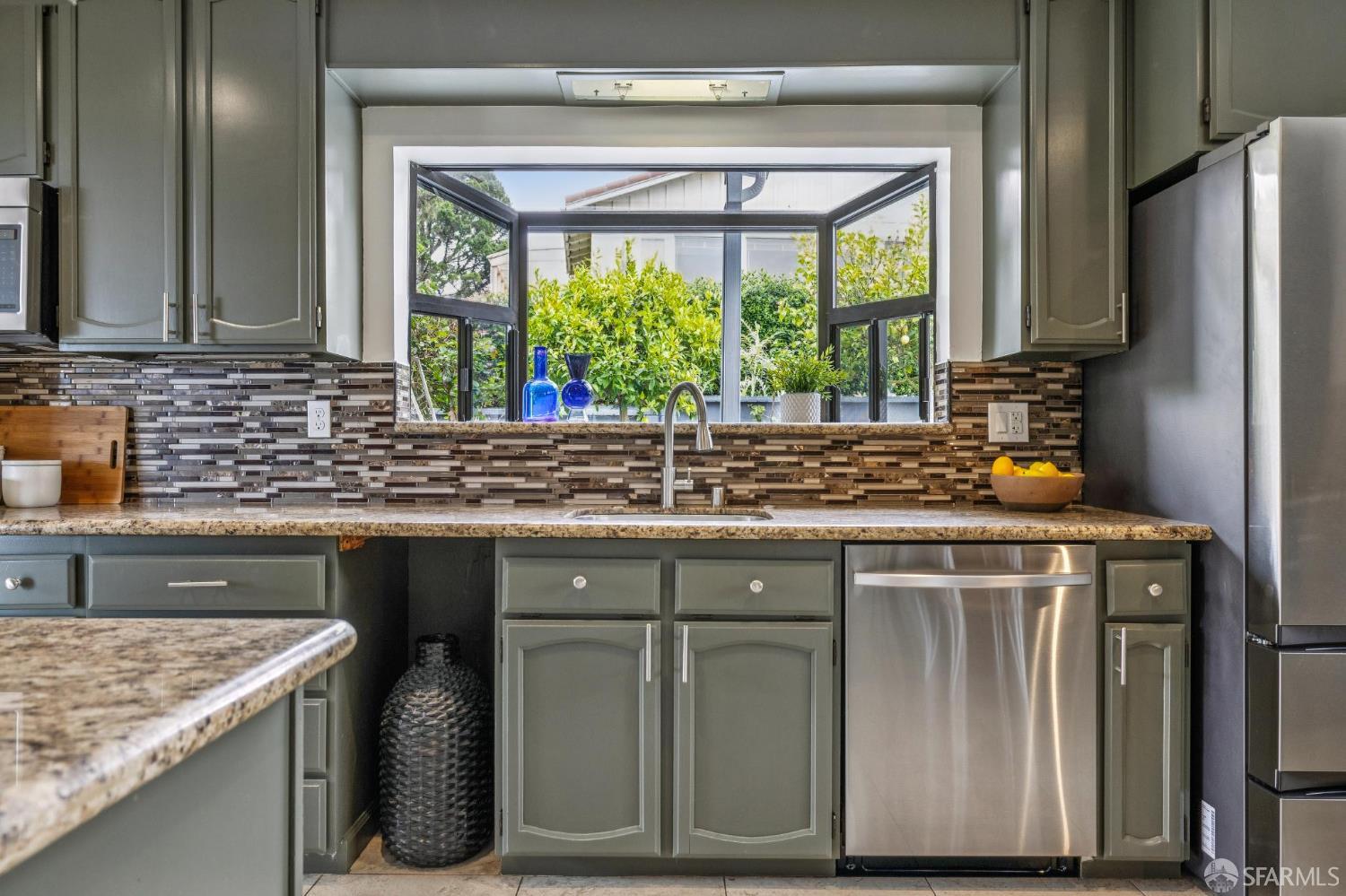 Detail Gallery Image 34 of 94 For 545 Talbot Ave, Pacifica,  CA 94044 - 4 Beds | 3 Baths