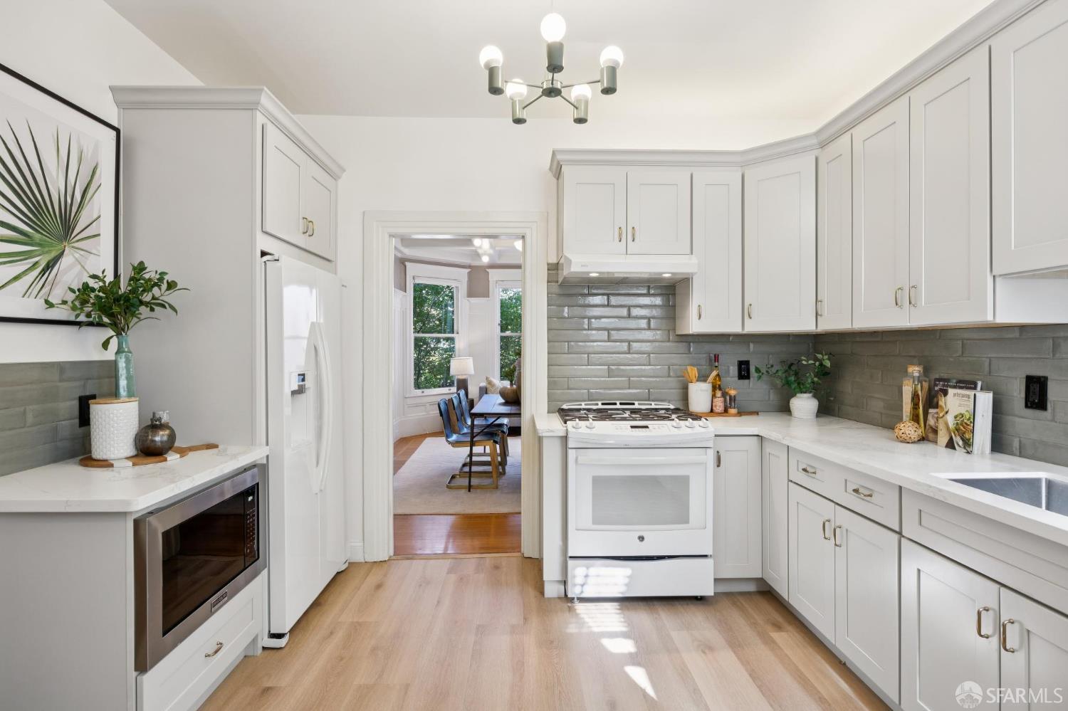 Photo #18: 426120997 Listing: Photo #18