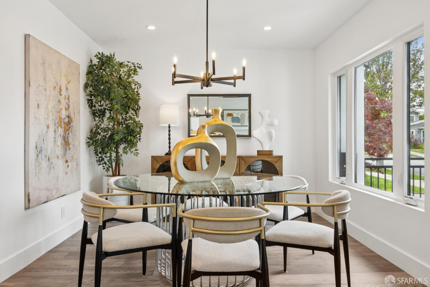 Detail Gallery Image 11 of 50 For 1121 Summer Ave, Burlingame,  CA 94010 - 3 Beds | 2/1 Baths