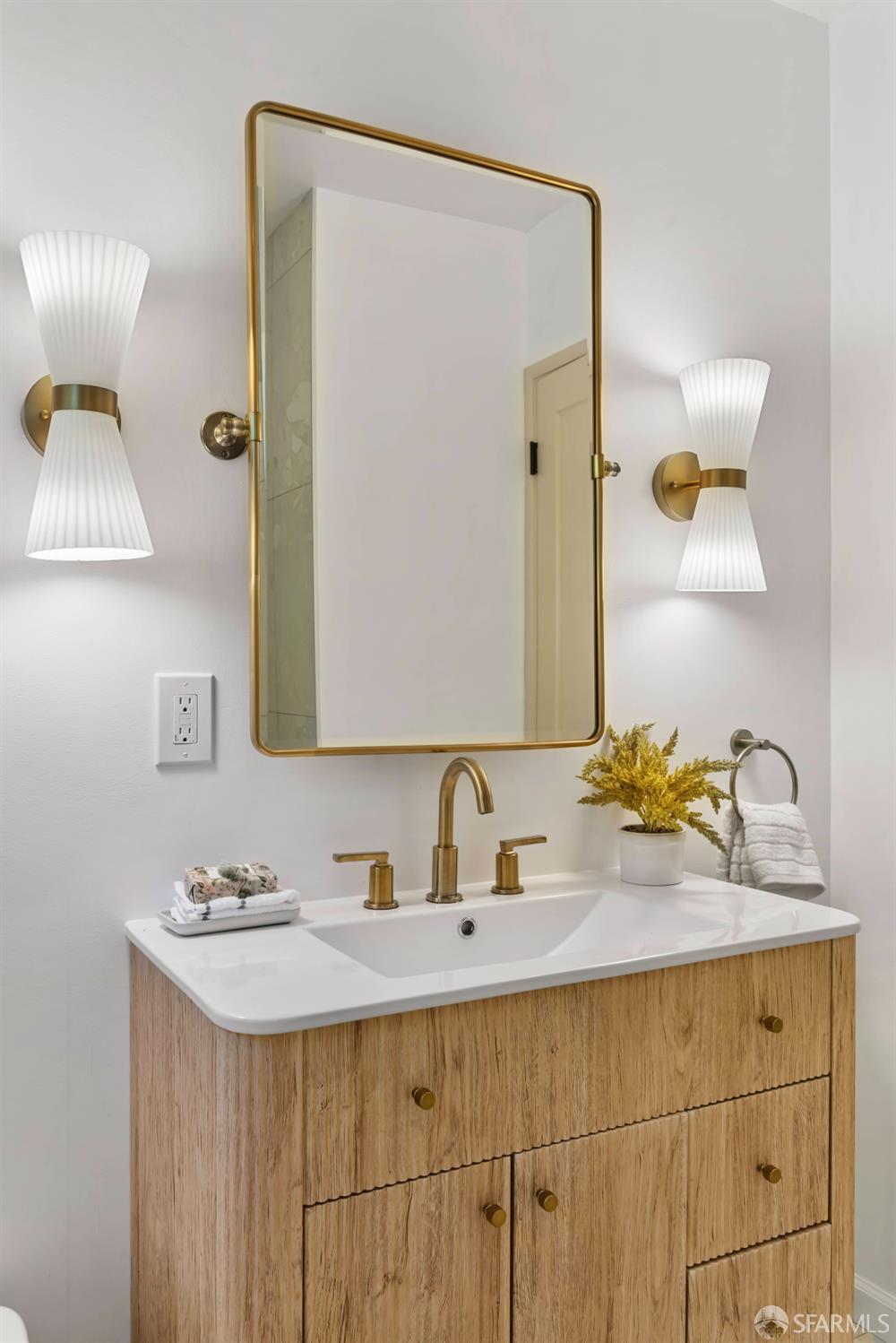 Detail Gallery Image 28 of 43 For 2670 Illinois St, East Palo Alto,  CA 94303 - 3 Beds | 1 Baths