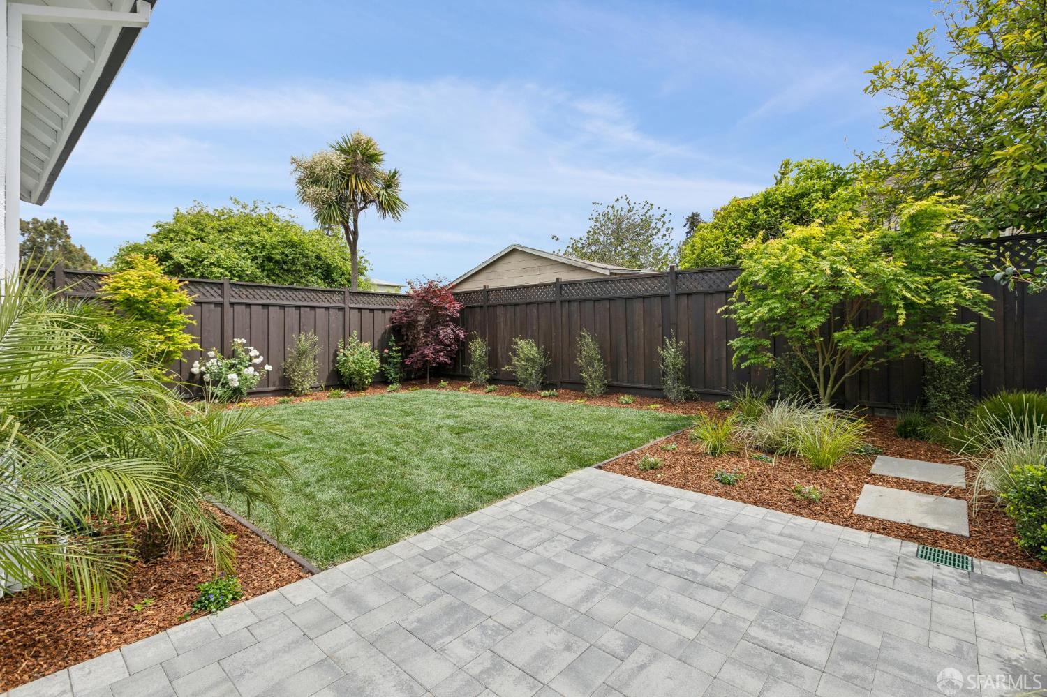 Detail Gallery Image 38 of 50 For 1121 Summer Ave, Burlingame,  CA 94010 - 3 Beds | 2/1 Baths