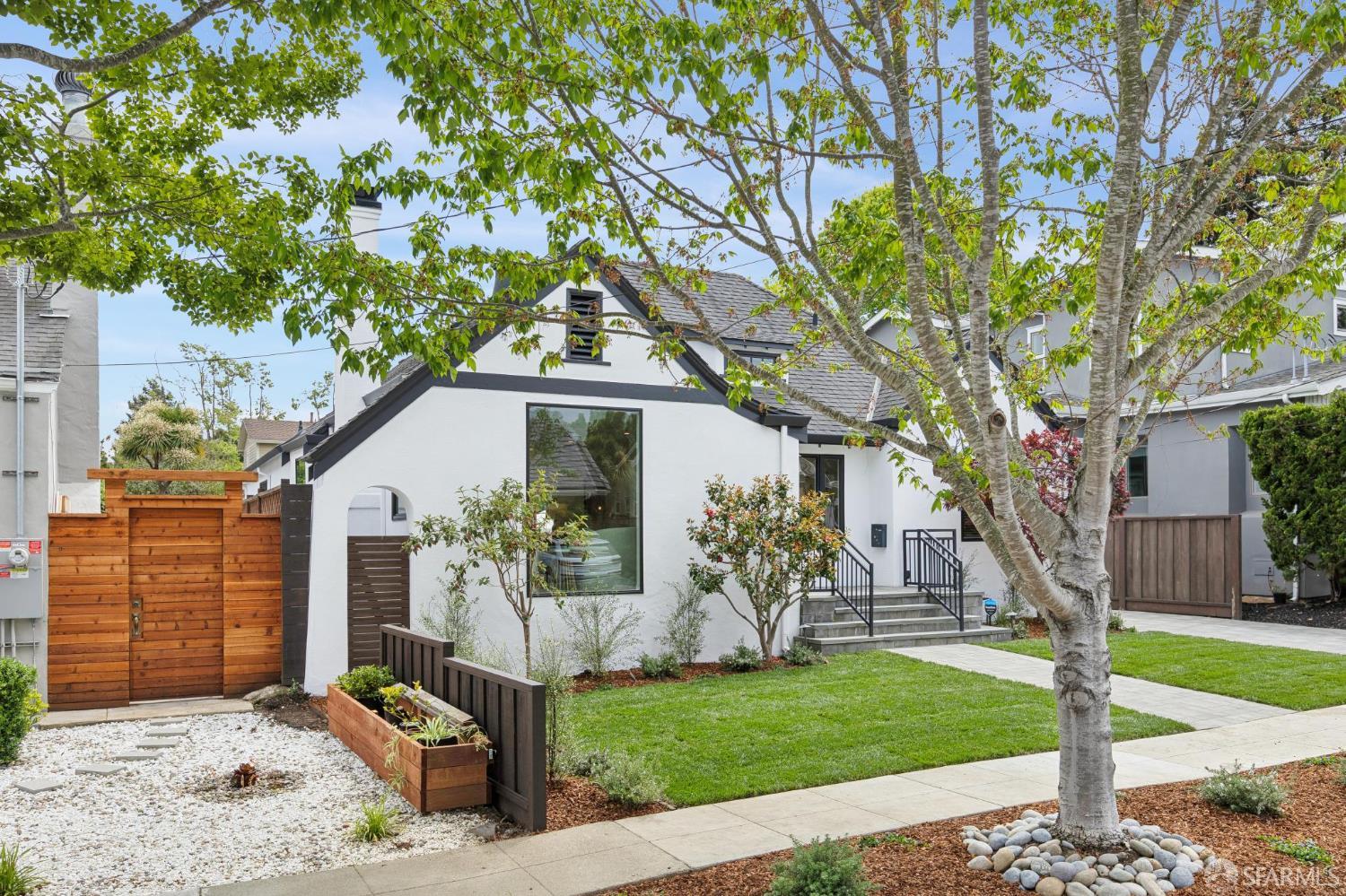 Detail Gallery Image 2 of 50 For 1121 Summer Ave, Burlingame,  CA 94010 - 3 Beds | 2/1 Baths